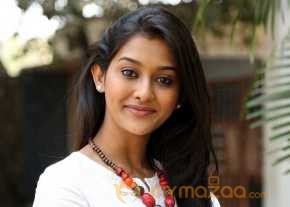 Pooja Jhaveri photo 5
