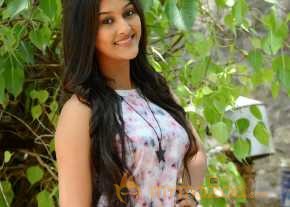 Pooja Jhaveri photo 16
