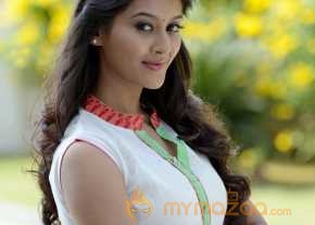 Pooja Jhaveri Latest Stills photo 8