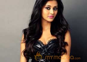 Pooja Jhaveri Photoshoot On Black Dress photo 2