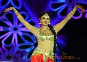 Pooja Kumar Dance Performance At Uttama Villain Audio Launch photo 9