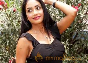 Pooja Sri Photoshoot At Pochampally Ikat Art Mela photo 10