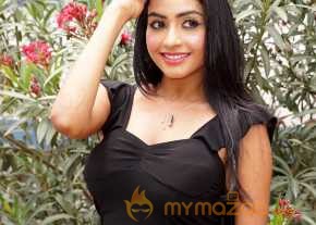  Pooja Sri Photoshoot At Pochampally Ikat Art Mela 