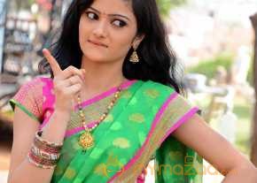 Poojitha photo 3
