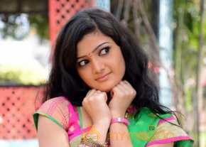 Poojitha photo 6