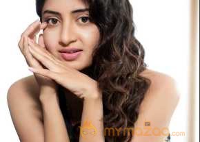 Poonam Kaur photo 23