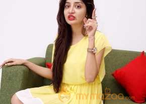Poonam Kaur photo 9