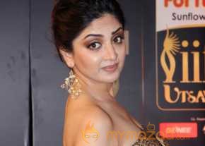 Poonam Kaur photo 30