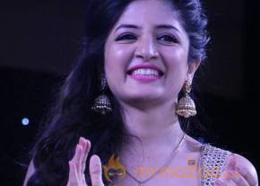 Poonam Kaur Latest Glam Photos photo 2