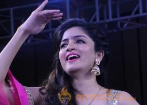 Poonam Kaur Latest Glam Photos photo 3