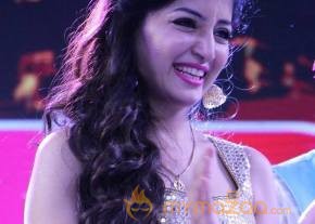 Poonam Kaur Latest Glam Photos photo 4