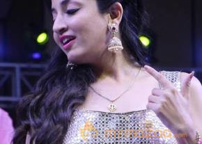 Poonam Kaur Latest Glam Photos photo 5