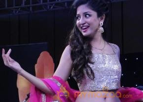 Poonam Kaur Latest Glam Photos photo 8