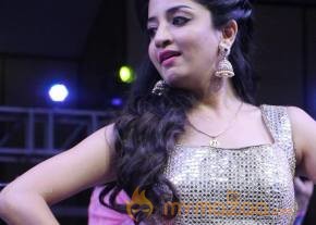 Poonam Kaur Latest Glam Photos photo 10