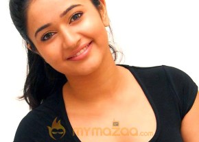 Poonam Bajwa Stills photo 13