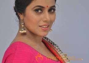 Poorna in Pink Dress  photo 2
