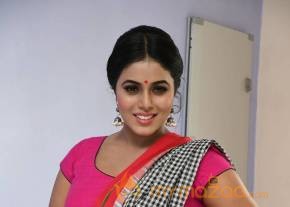 Poorna in Pink Dress  photo 7