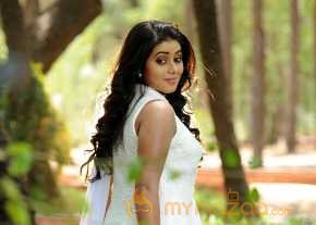 Poorna photo 11