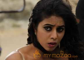  Poorna  photo 4
