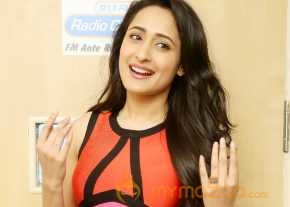 Pragya Jaiswal Latest Pics photo 6