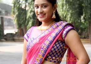 Priya Anduluri Pink Saree Pics photo 6