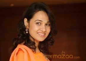 Priyanka Kothari Photoshoot Bullet Rani Movie Press Meet photo 4