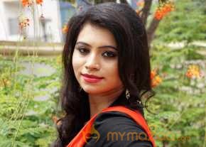  Priyanka Ramana Red Saree Pics 