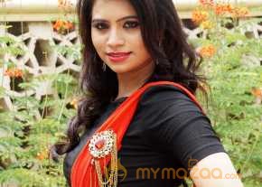 Priyanka Ramana Red Saree Pics photo 8