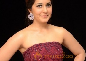 Raashi Khanna Hot Maroon Dress Glam Pics photo 15