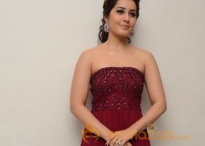 Raashi Khanna Hot Maroon Dress Glam Pics photo 16