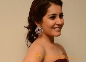 Raashi Khanna Hot Maroon Dress Glam Pics photo 2