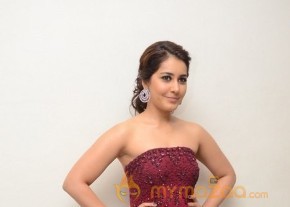 Raashi Khanna Hot Maroon Dress Glam Pics photo 4