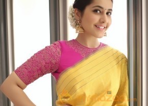 Raashi Khanna Saree Photos photo 5