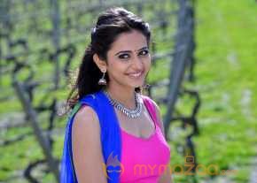 Rakul Preet Singh Cute Stills photo 6
