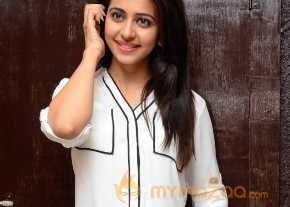 Rakul Preet Singh Cute Stills photo 5