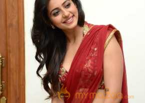 Rakul Preet Singh Red Saree Pics photo 2