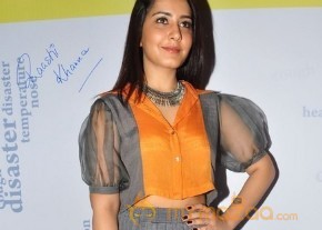Rashi Khanna New Photos photo 18