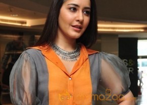 Rashi Khanna New Photos photo 24