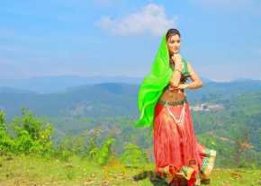 Ravneet Kaur photo 14