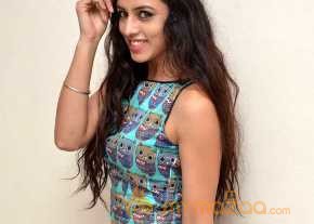 Ravneet Kaur photo 13