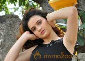 Reena Bhatia Photoshoot At Seenugadu Keka Movie Launch photo 7