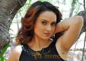 Reena Bhatia Photoshoot At Seenugadu Keka Movie Launch photo 8
