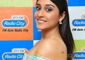 Regina Cassandra New Pics photo 5