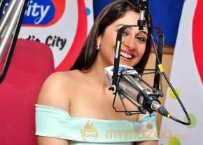 Regina Cassandra New Pics photo 23