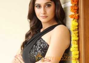 Regina Cassandra New Pics photo 31