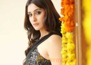 Regina Cassandra New Pics photo 18