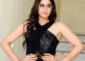 Regina Cassandra New Pics photo 7