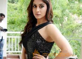Regina Cassandra New Pics photo 8