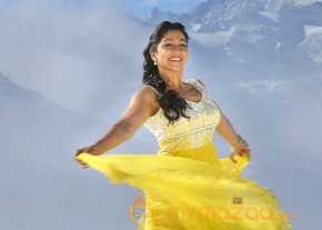 Regina Cassandra New Pics photo 12