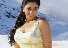 Regina Cassandra New Pics photo 15